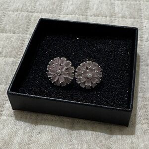 Chic Floral Silver Earrings